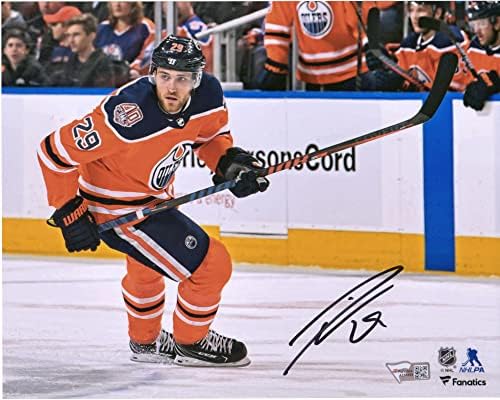 Leon Draisaitl Edmonton Oilers İmzalı 8 x 10 Turuncu Jarse Paten Fotoğrafı-İmzalı NHL Fotoğrafları