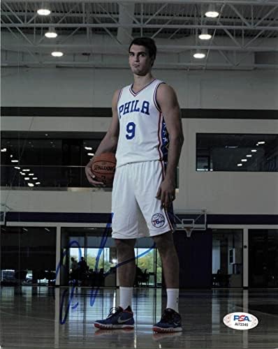 Dario Sariç imzalı 8x10 fotoğraf PSA/DNA Philadelphia 76ers İmzalı-İmzalı NBA Fotoğrafları