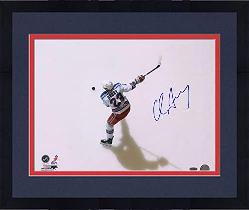 Çerçeveli Chris Drury New York Rangers İmzalı 16 x 20 Beyaz Jarse Havai Çekim Fotoğrafı-İmzalı NHL Fotoğrafları